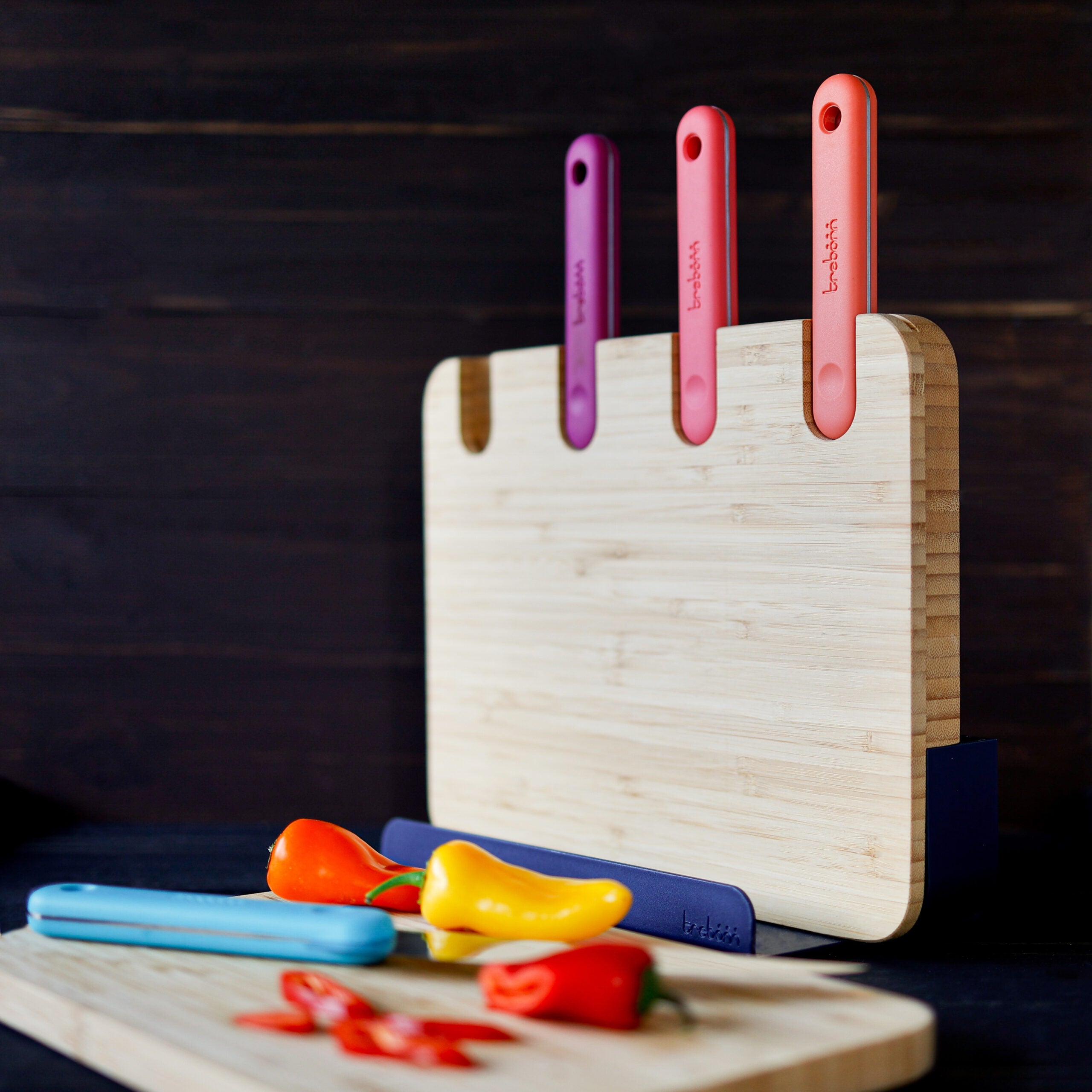 Block – Set 4 Coltelli In Acciaio Inox Giapponese Con Ceppo E Tagliere In Bambù
