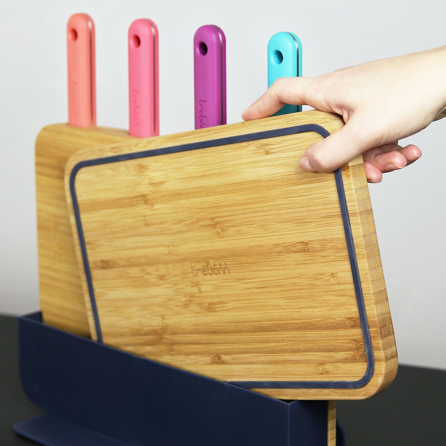 Block – Set 4 Coltelli In Acciaio Inox Giapponese Con Ceppo E Tagliere In Bambù