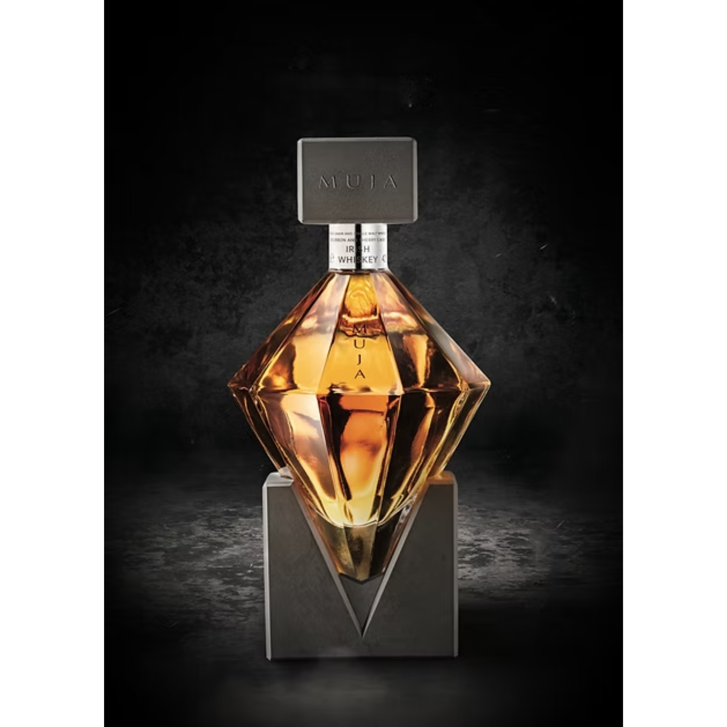 Irish Whiskey Muja - single grain and single malt whiskeys bourbon and sherry casks - 500 ml 42% vol