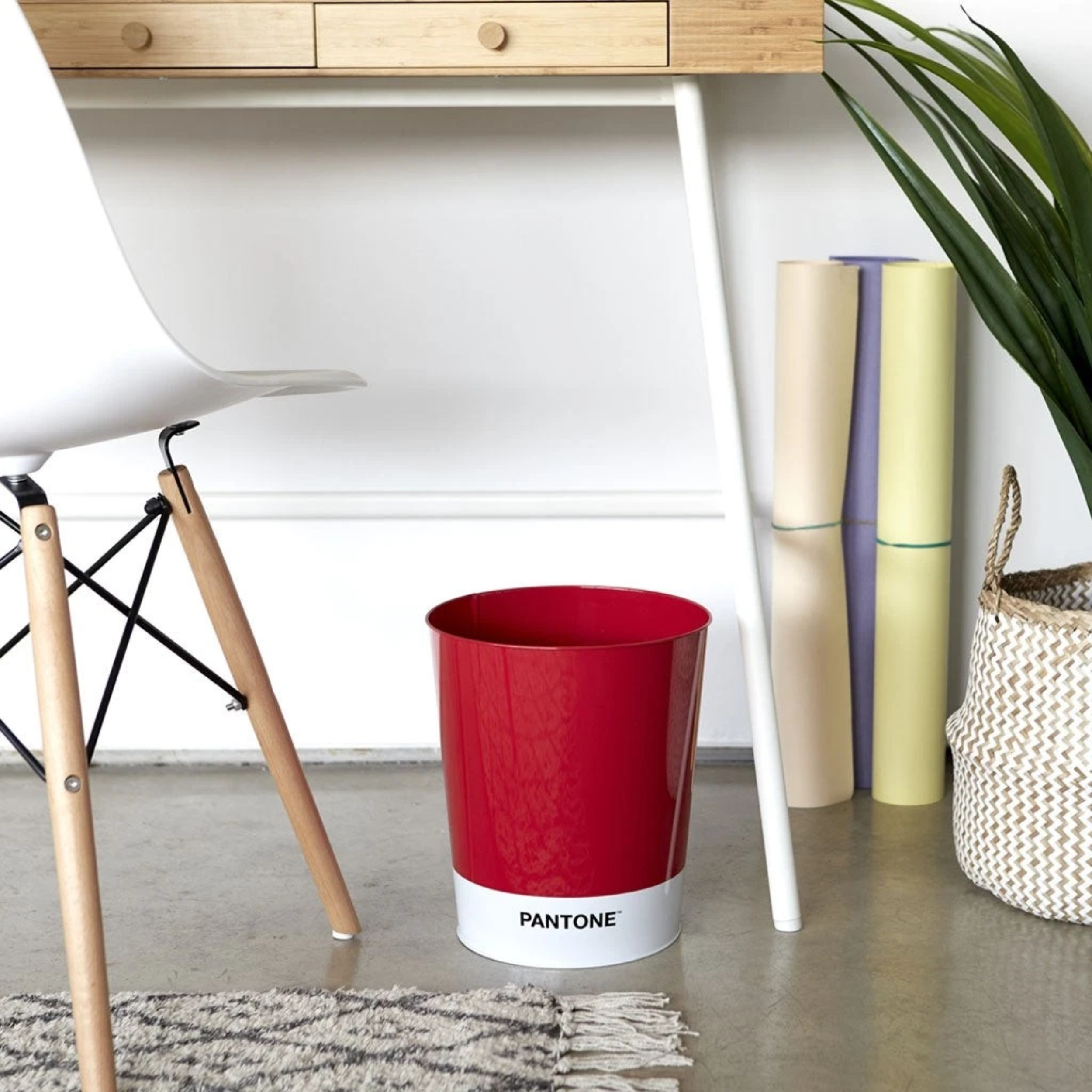 Cestino Pantone per carta in latta di colore rosso - arredo casa